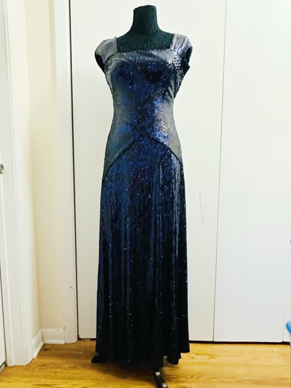 Lauren Ralph Lauren Midnight Blue Beaded Sequin Gown Dress 2 NWT Formal Gala